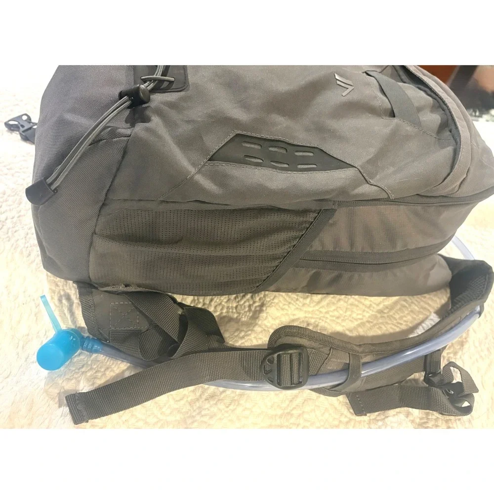 Quest Hydration Backpack Gray Hiking Daypack with Water Reservoir Bladder